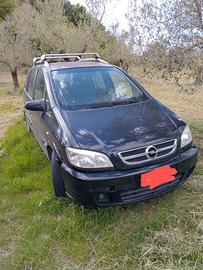 auto Opel Zafira per pezzi di ricambio