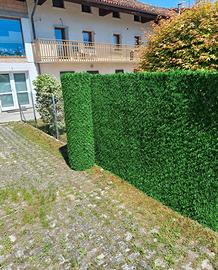 Rete zincata con finta siepe artificiale