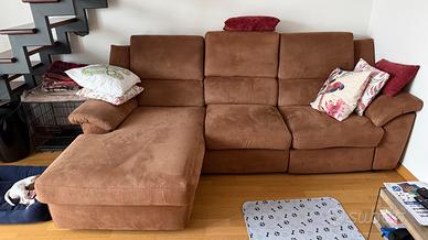 Divano con movimento relax e chaise longue