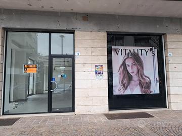 Locale commerciale in Rende (CS), Via Kennedy