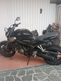 Honda Naked nera,gomme buone,mai caduta o battuta