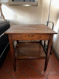 Comodino antico in legno massello fine 800