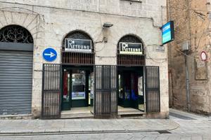 Negozio storico al centro telefonia elettronica