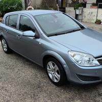 Opel Astra 1.6 GPL - perfetta per NEOPATENTATI