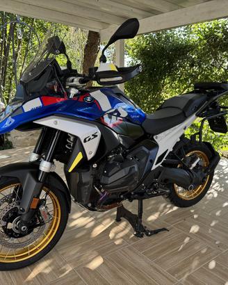 BMW R 1300 GS TROPHY 2025 - tagliandi inclusi