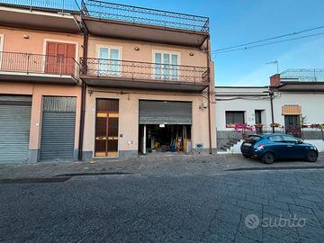 Rif.LA92- magazzino acireale