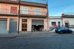 Rif.LA92- magazzino acireale