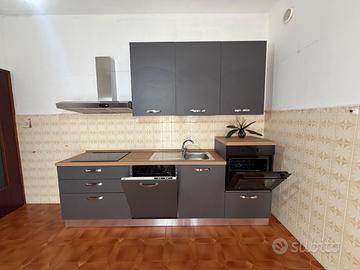 Cucina completa (lavastoviglie e elettrodomestici)