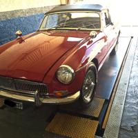 MG B modello anno 1966