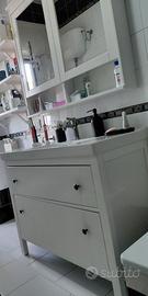Mobile bagno compreso di lavabo e specchiera