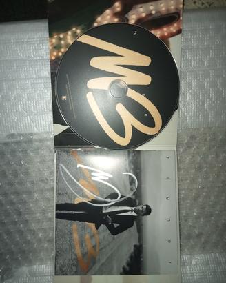2 cd autografati: Guccini, Bublé