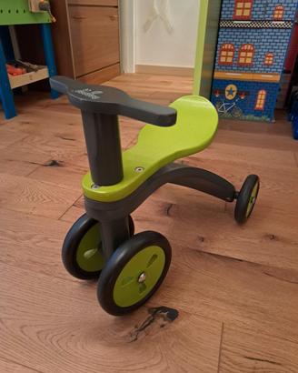 Triciclo in legno