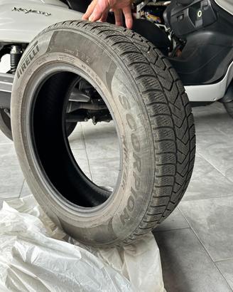 gomme invernali pirelli 215/65 R17