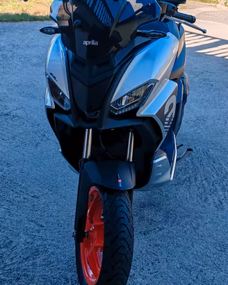 APRILIA SR GT200 SPORT