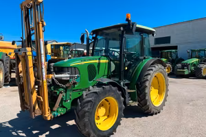 Trattore agricolo JOHN DEERE 5720 con muletto ante