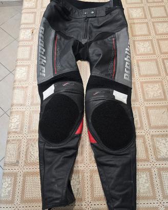 abbigliamento moto, giacca, pantalone, scarpe
