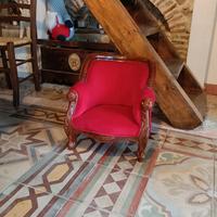 poltrona antica in miniatura 