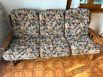 Divano in legno massello