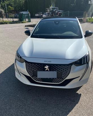 Peugeot 208 elettrica