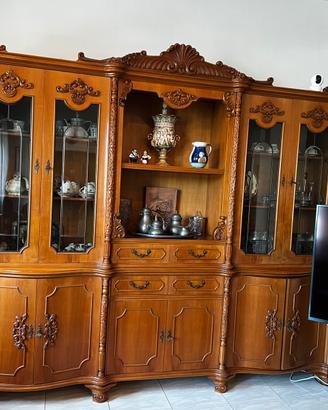 Mobile da salone con vetrine