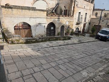 Locasi locale commerciale in via B.Buozzi 3