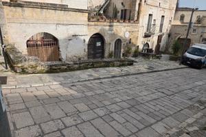 Locasi locale commerciale in via B.Buozzi 3