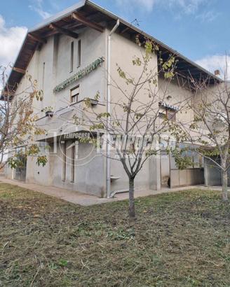 VILLA A SCHIERA DI TESTA CON GIARDINO E BOX!!!