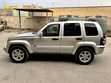 Jeep Cherockee kj 2005