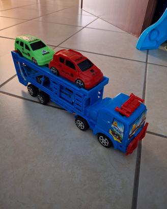 camioncino con macchinine