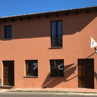 Commerciale 50mq più cortile