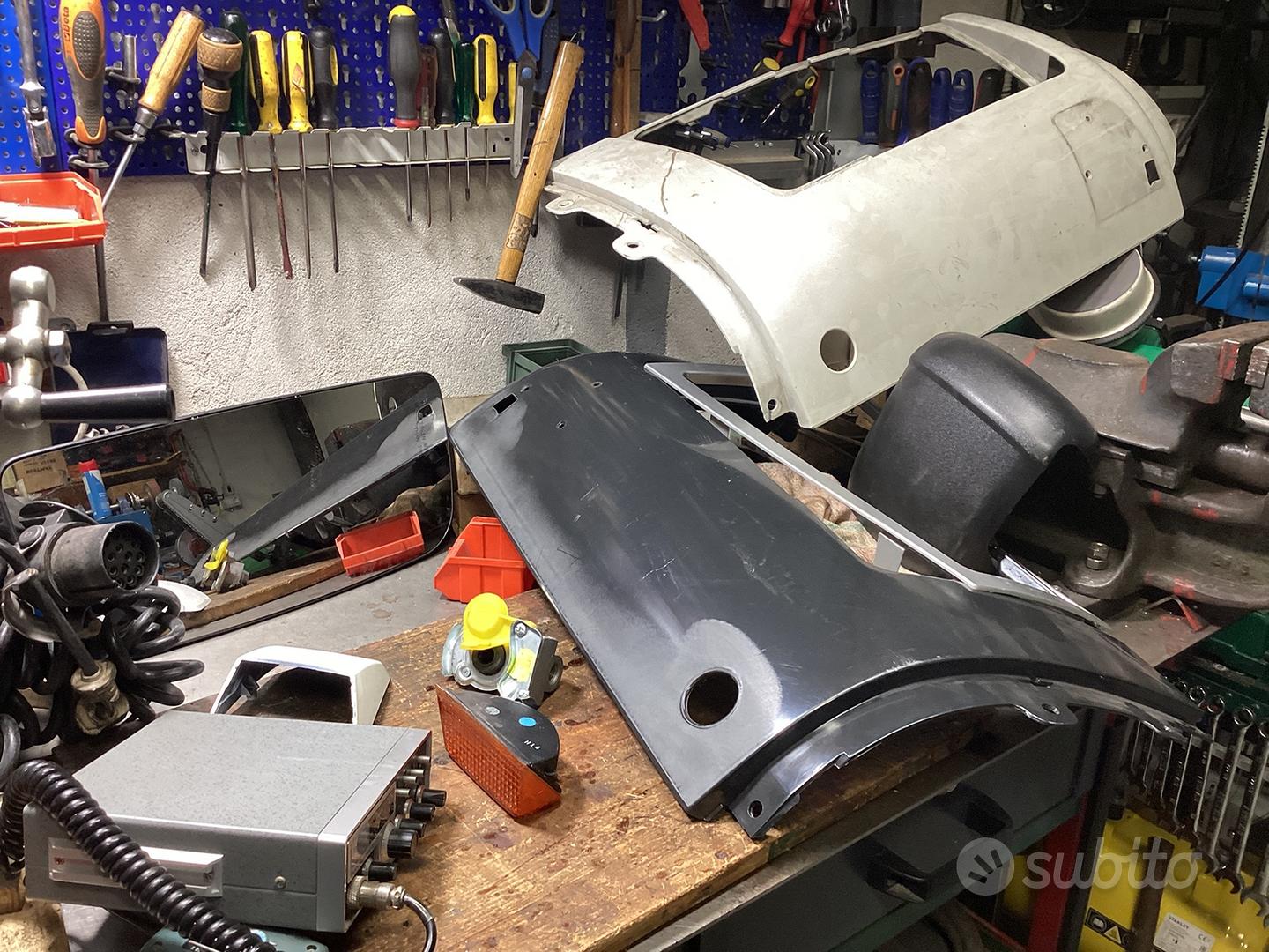 Ricambi carrozzeria volvo fh12 Veicoli commerciali In vendita a Verona