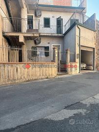 Santa Maria di Licodia indipendente con garage -1