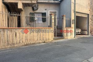 Santa Maria di Licodia indipendente con garage -1