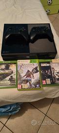 Xbox One con due pad e videogiochi bundle