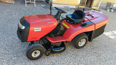 Trattorino tagliaerba jonsered con raccolta