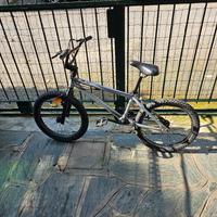 bicicletta bmx 