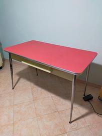 tavolo da cucina vintage in formica 