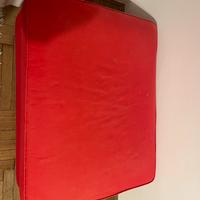 Poggiapiedi con contenitore