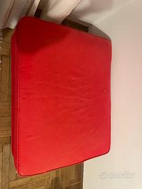 Poggiapiedi con contenitore