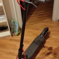 Monopattino Xiaomi Mi Electric Scooter Pro 2