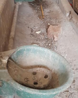 Abbeveratoio con valvola antichi