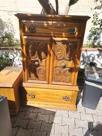 Mobili in legno massiccio