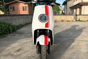 Scooter elettrico niu 125 ngt