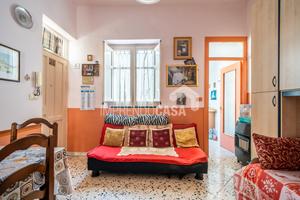 2 vani 50 mq traversa di via Serradifalco