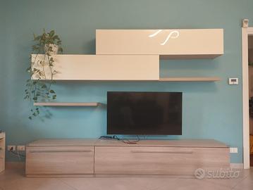 Mobile TV soggiorno, madia e specchio