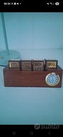 Orologio da Tavolo e Calendario Perpetuo  legno