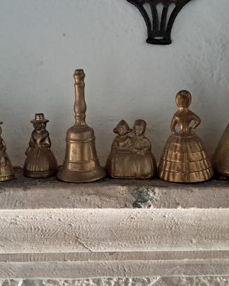 Collezione di campanelli vintage in ottone
