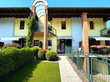 VILLA A SCHIERA A PALAZZOLO SULL'OGLIO