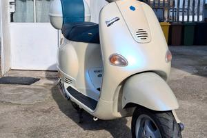Vespa ET4 125cc del 2001, solo 14.500 km
