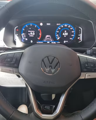 VW T‑Cross R‑Line DSG FULL OPTIONAL – 5.000 km –